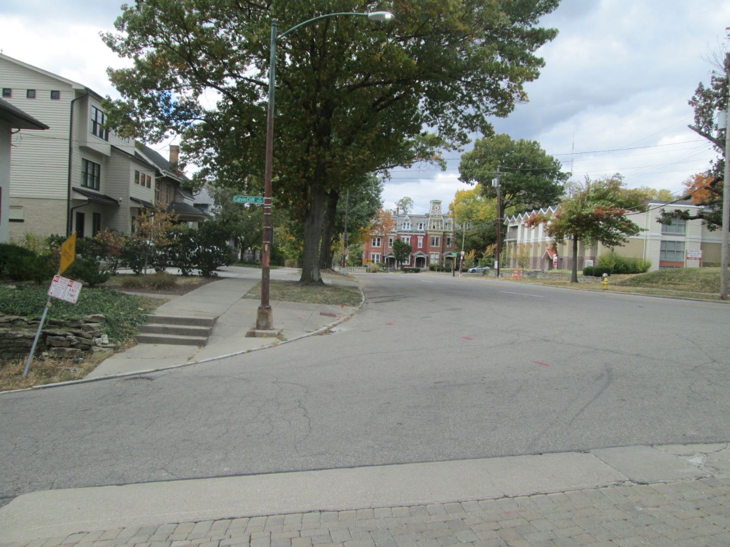 Existing Sidewalk near the Edgecliff