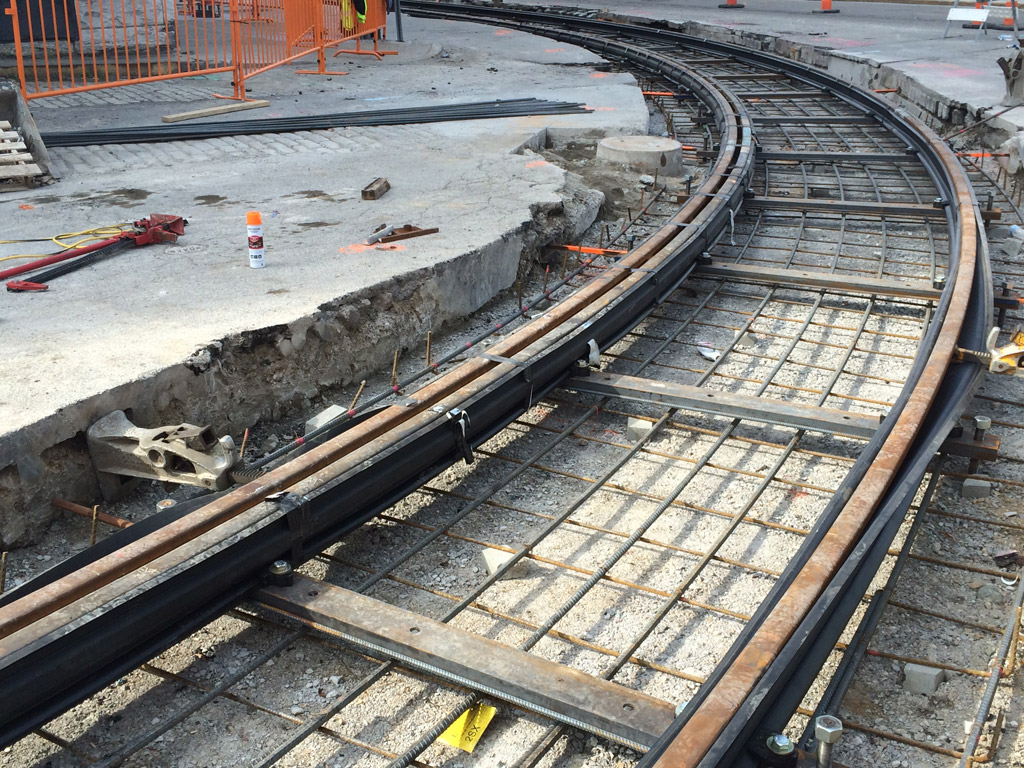 Curve at Henry and Elm