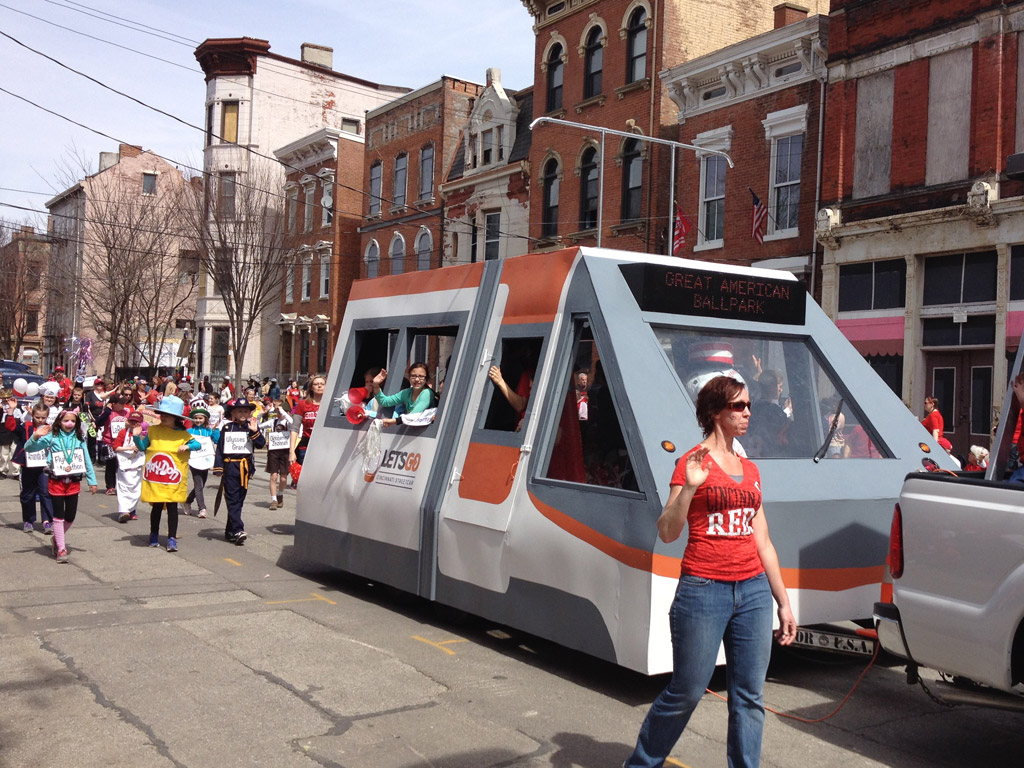 Vehicle parade float